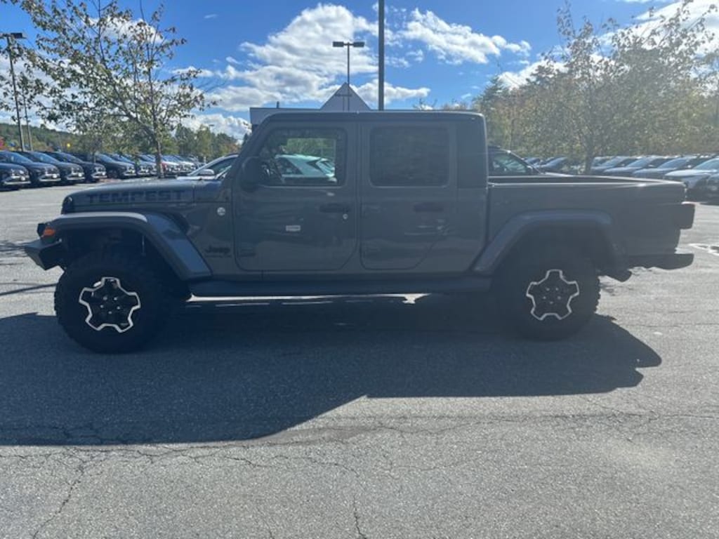 Used 2021 Jeep Gladiator Sport Truck Crew Cab