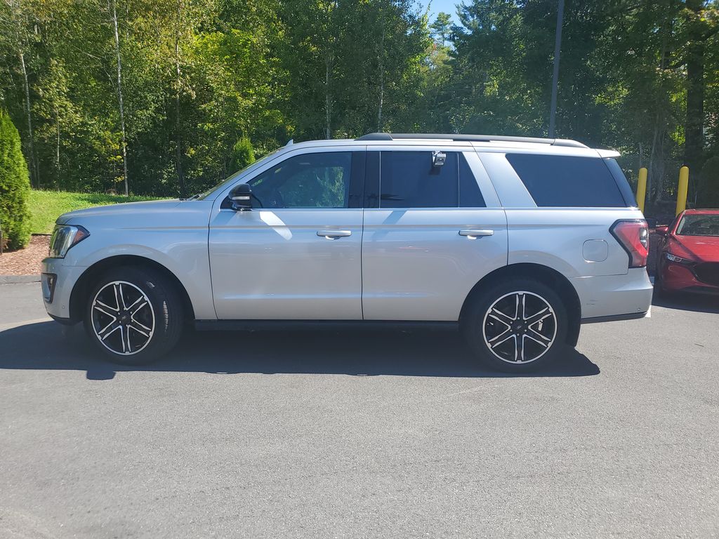 2021 Ford Expedition Limited photo 2