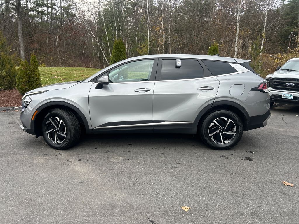 2023 Kia Sportage Hybrid LX photo 2