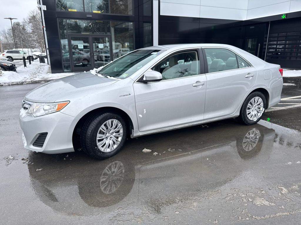 2014 Toyota Camry XLE Hybrid's photo