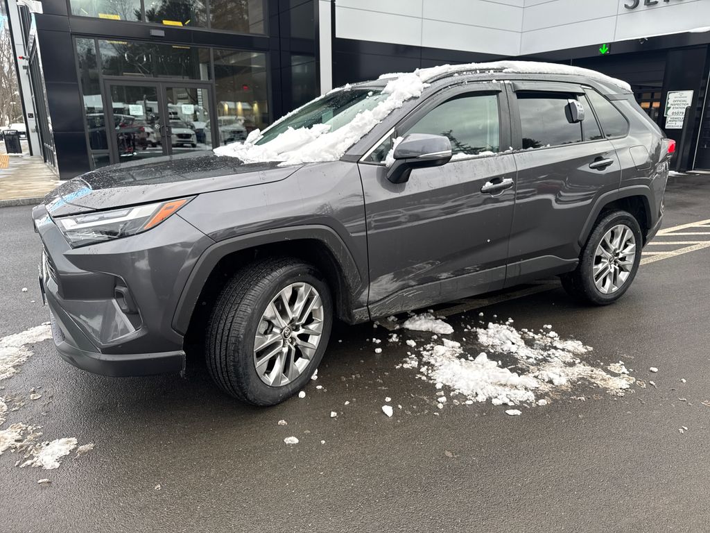2024 Toyota RAV4 XLE Premium's photo