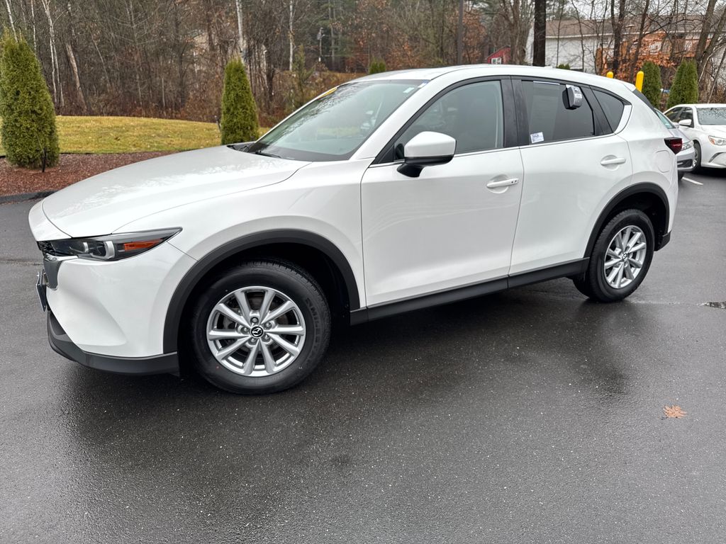 2023 Mazda CX-5 S Preferred package's photo