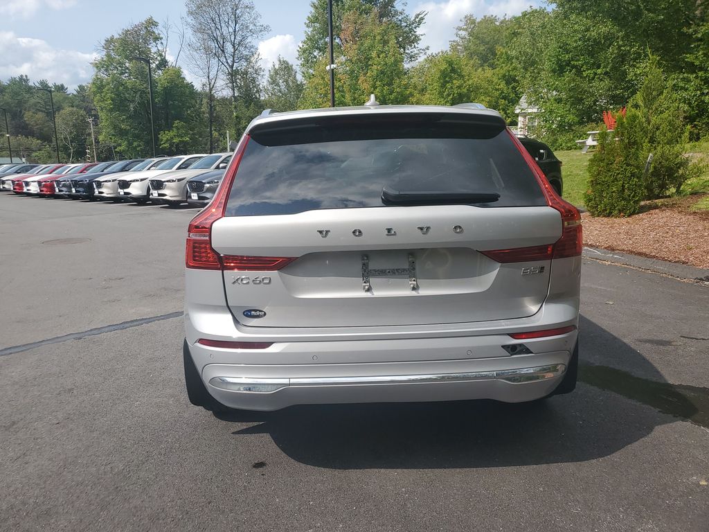 2022 Volvo XC60 B5 Inscription photo 2