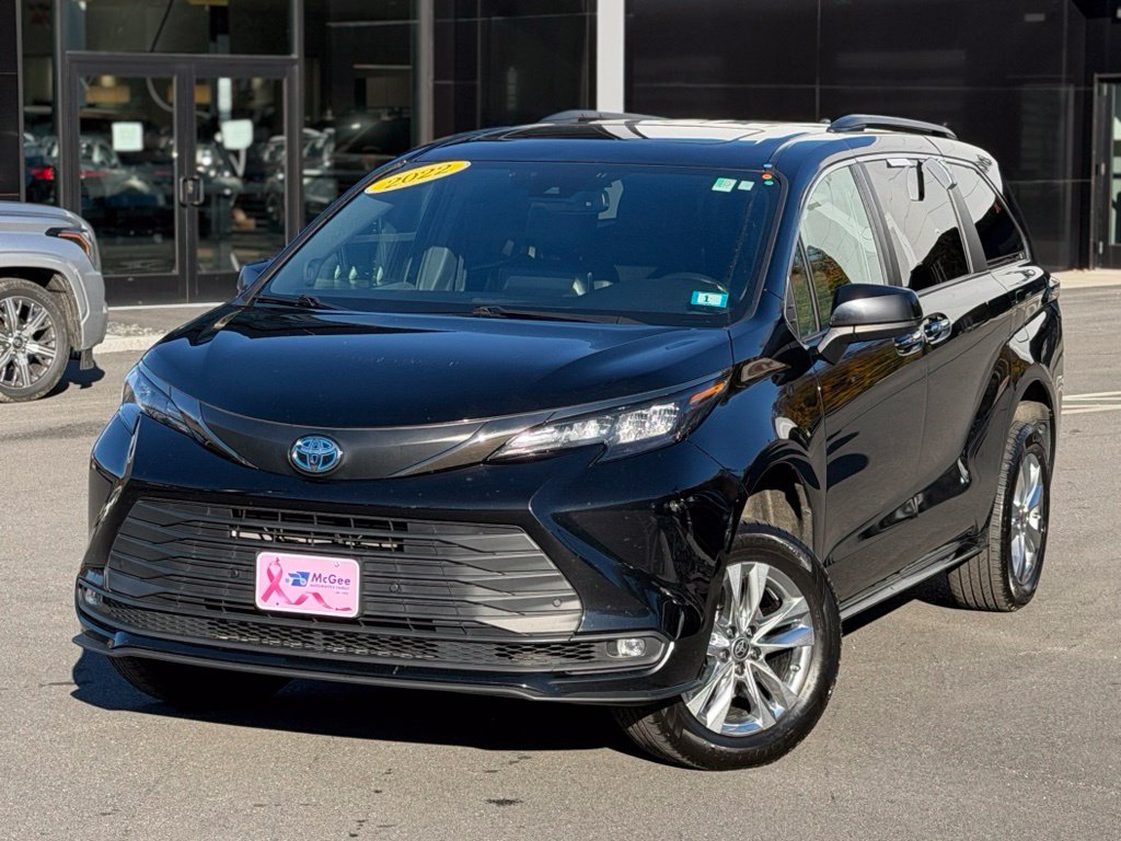 2022 Toyota Sienna Woodland Edition