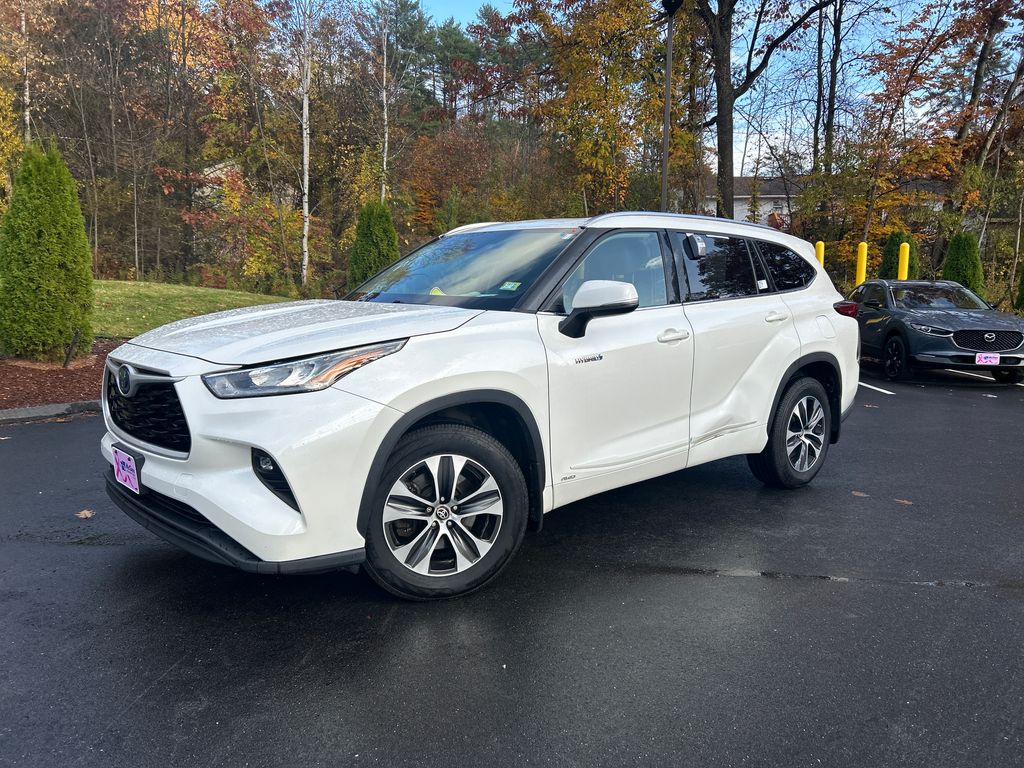 2020 Toyota Highlander Hybrid SUV  2020 Toyota Highlander Hybrid SUV