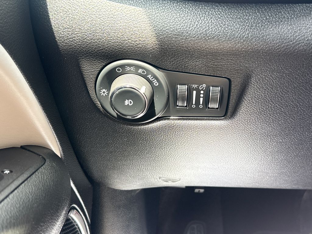 2024 Jeep Compass Limited - Photo 32