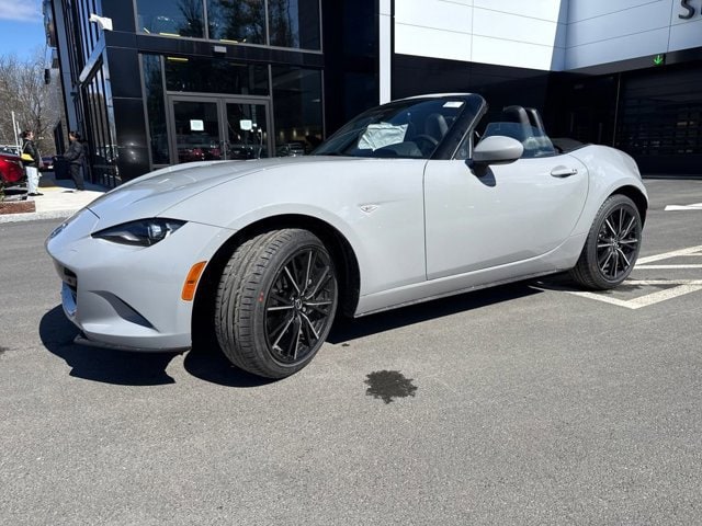 2026 Mazda MX-5 Miata Grand Touring's photo