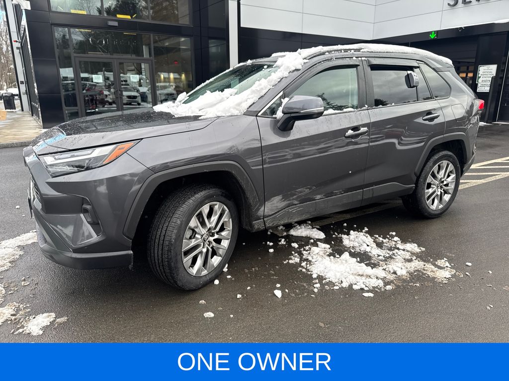 2024 Toyota RAV4 XLE Premium's photo