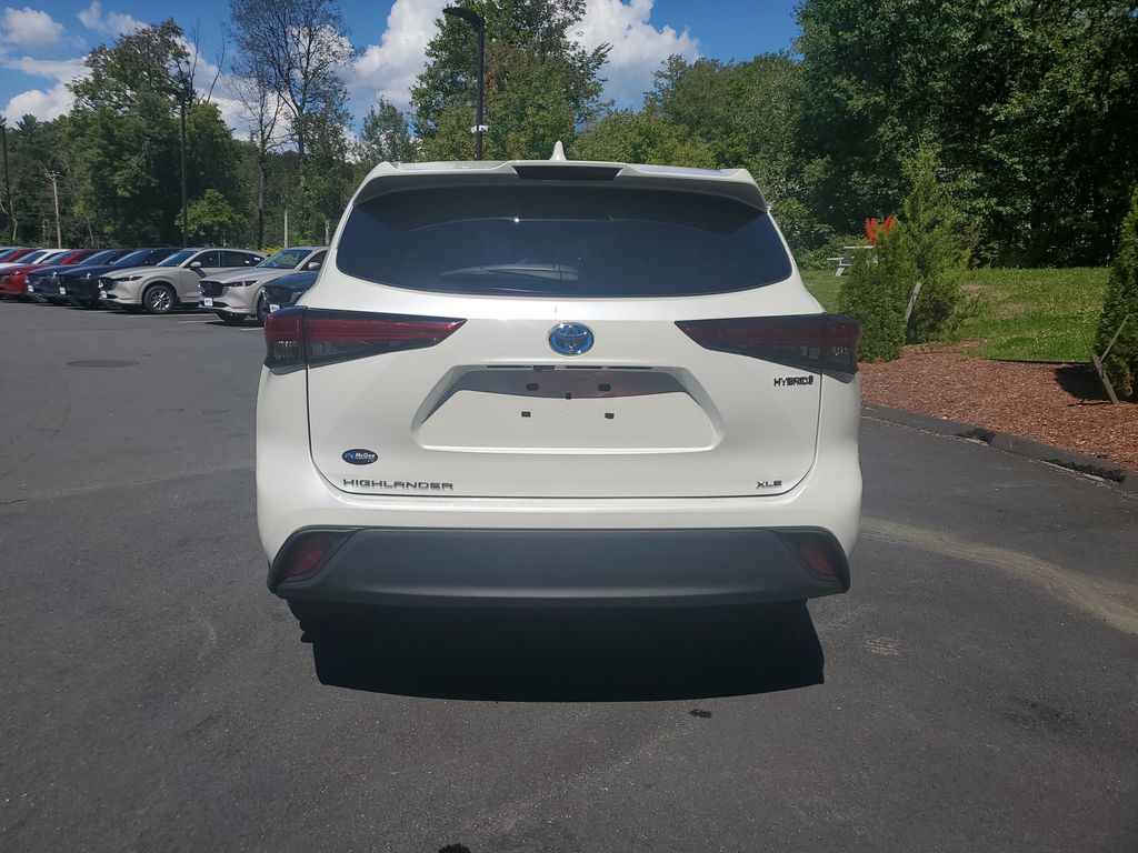 2021 Toyota Highlander Hybrid XLE photo 4