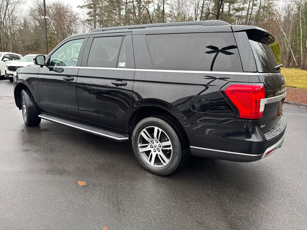 2022 Ford Expedition MAX XLT photo 2