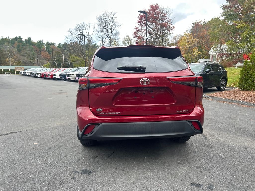 Used 2022 Toyota Highlander XLE SUV