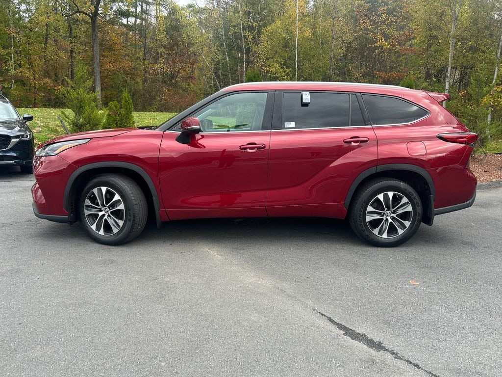 Used 2022 Toyota Highlander XLE SUV