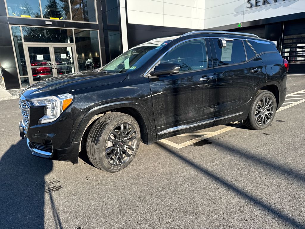 2023 GMC Terrain Denali's photo