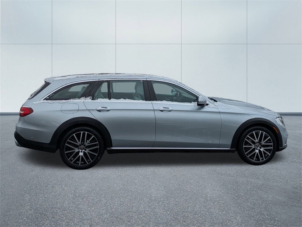 2021 Mercedes Benz E 450 4MATIC Wagon photo 2