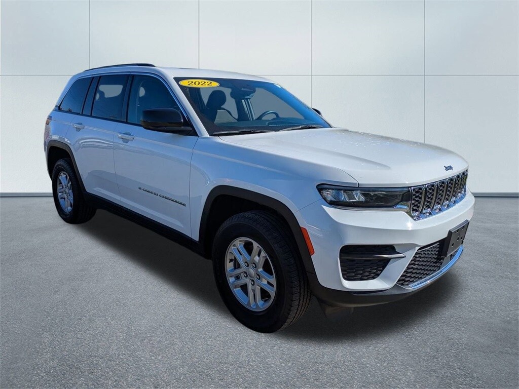 Used 2022 Jeep Grand Cherokee Laredo SUV