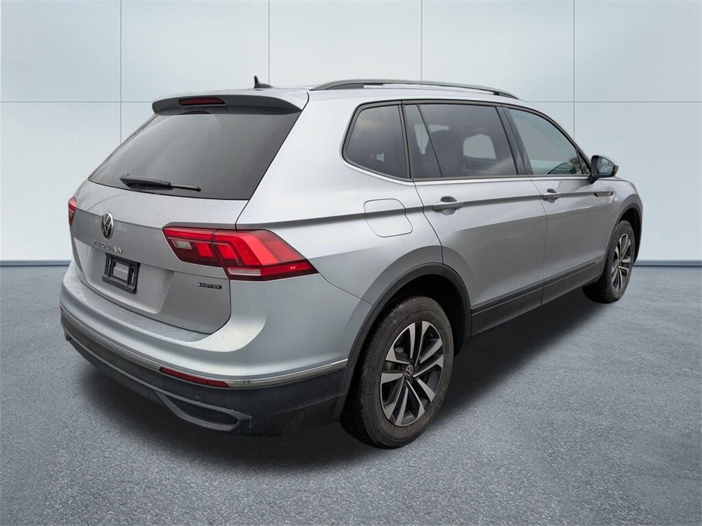 2022 Volkswagen Tiguan S photo 2