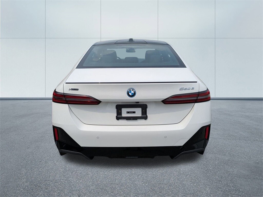 2025 Bmw 550e xDrive photo 4