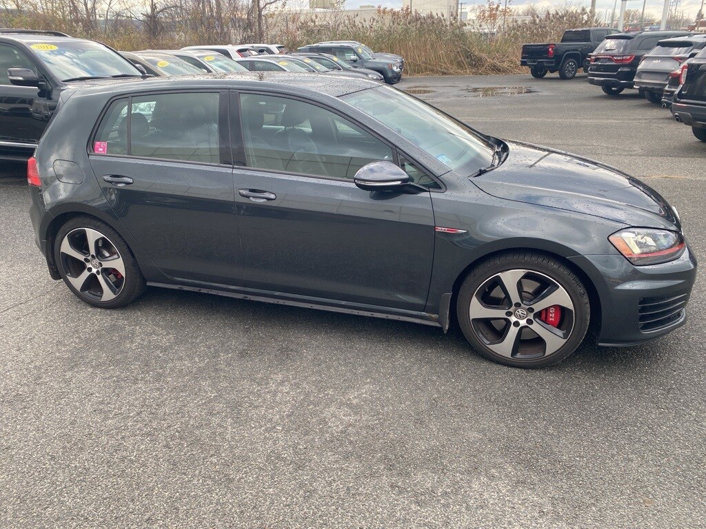 2017 Volkswagen Golf GTI SE photo 4