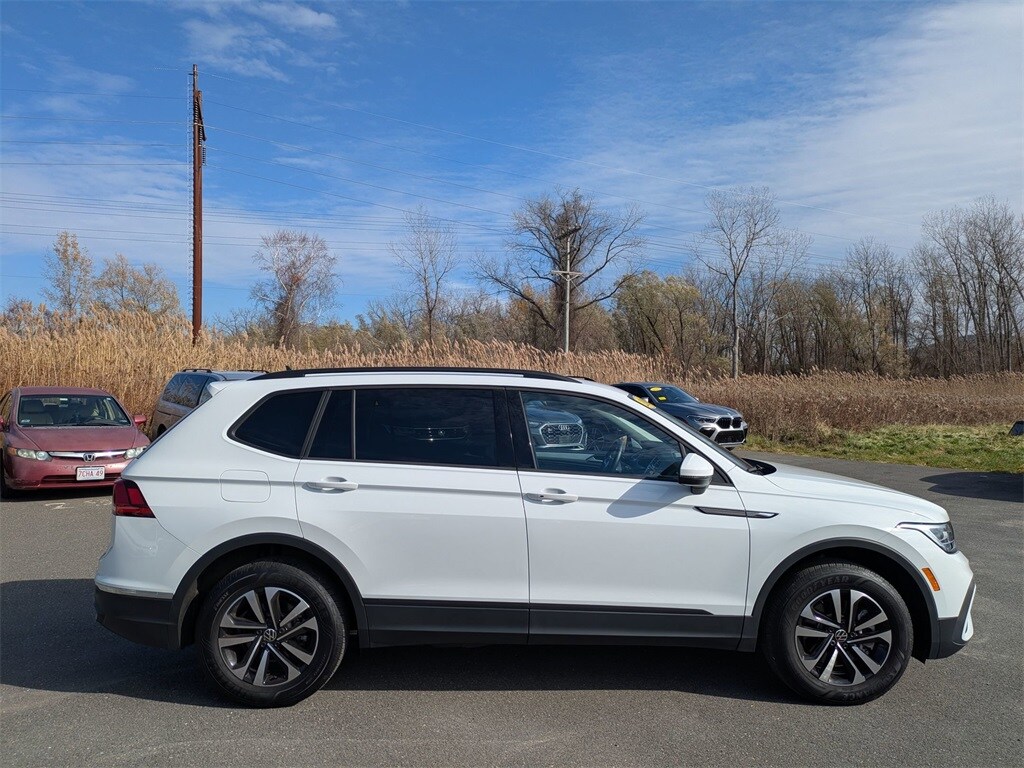 2024 Volkswagen Tiguan S photo 2