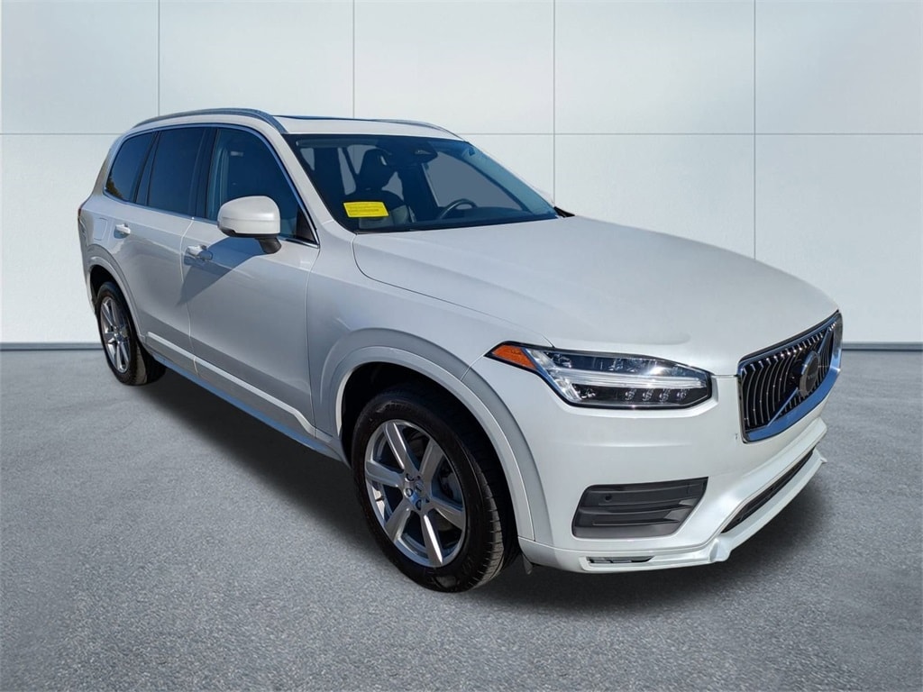 2023 Volvo XC90 Core's photo