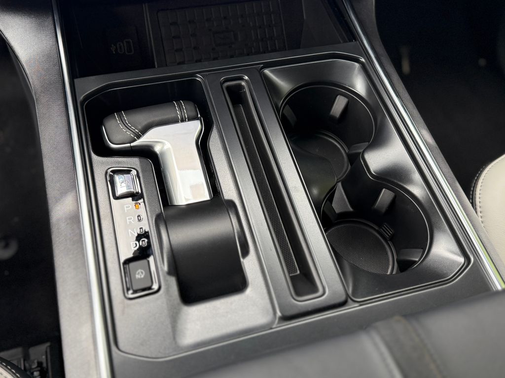 2025 Ford F-150 Lightning Platinum - Photo 22