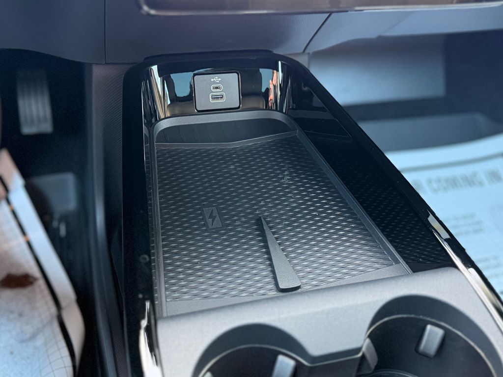 2025 Ford Mustang Mach-E GT - Photo 16