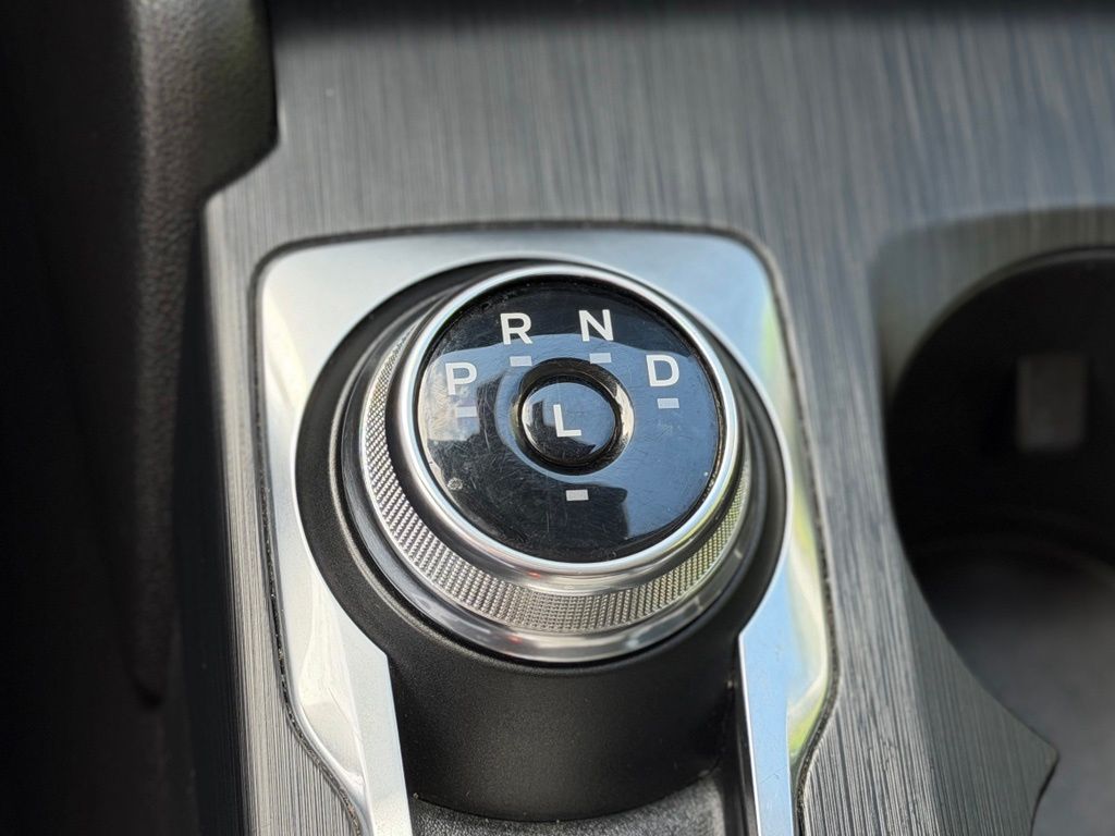 2025 Ford Escape Platinum - Photo 15