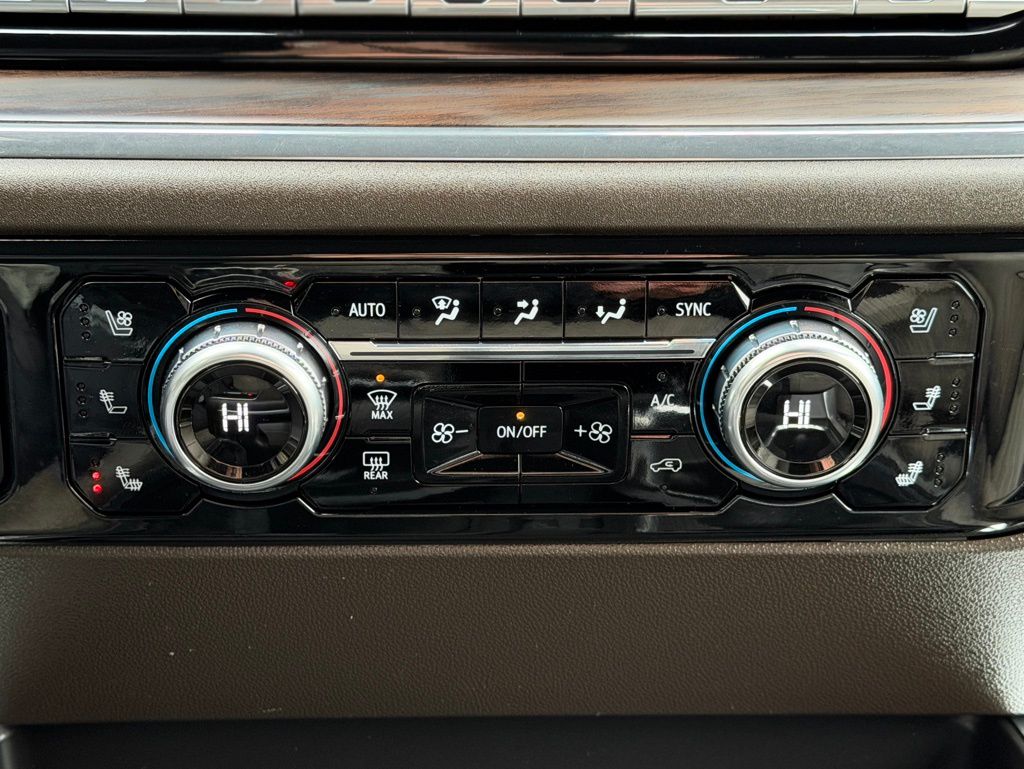 2025 GMC Sierra 1500 SLT - Photo 17