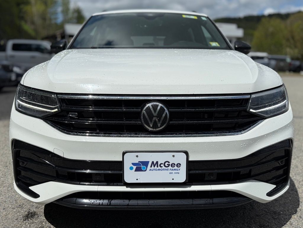 Used 2022 Volkswagen Tiguan SE R-LINE BLACK with VIN 3VV8B7AX4NM031971 for sale in Montpelier, VT