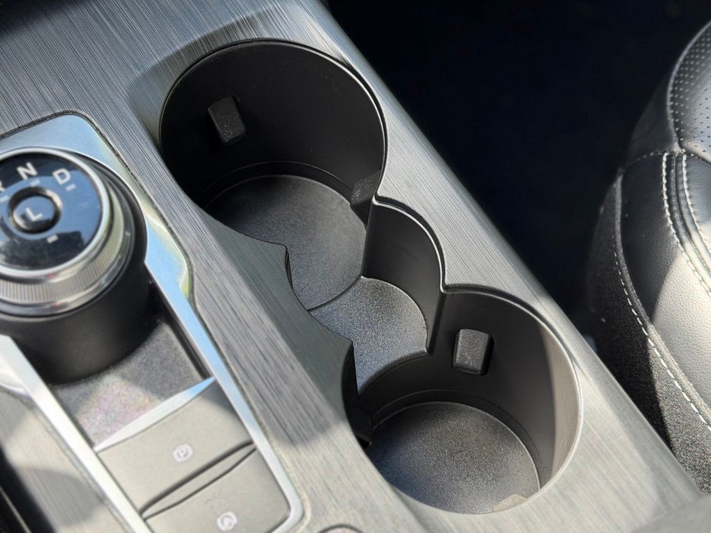 2025 Ford Escape Platinum - Photo 18