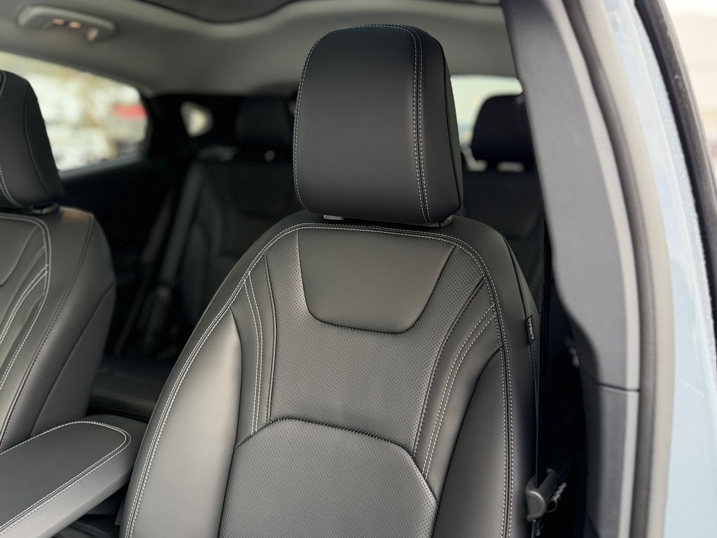 2025 Ford Mustang Mach-E Premium - Photo 9