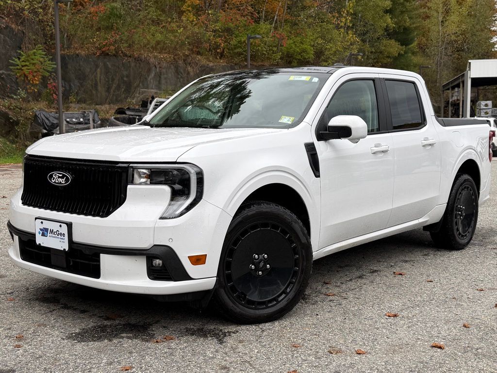 2025 Ford Maverick Lobo's photo