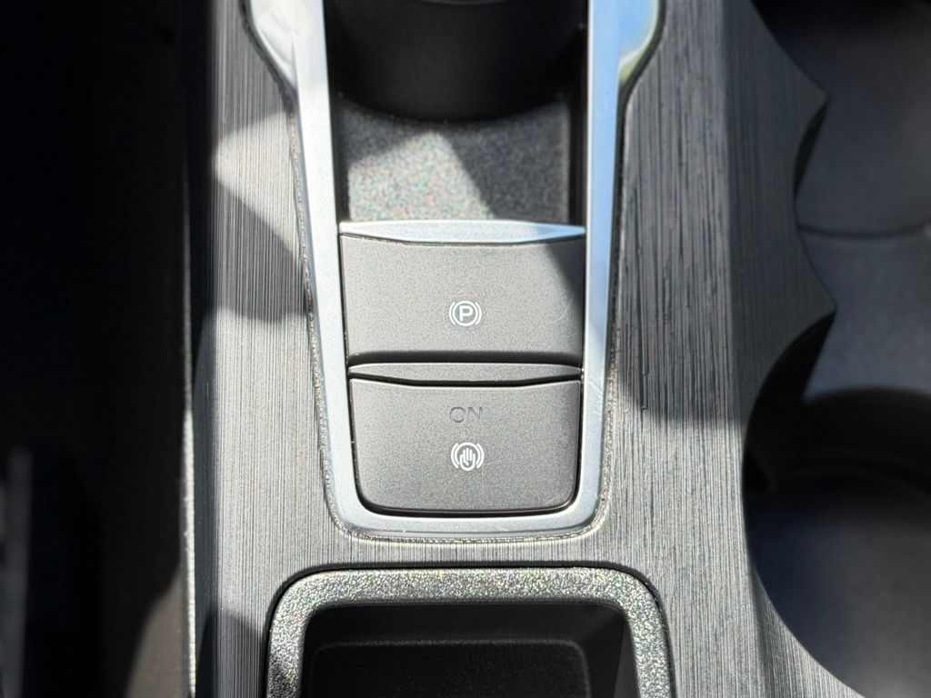 2025 Ford Escape Platinum - Photo 16