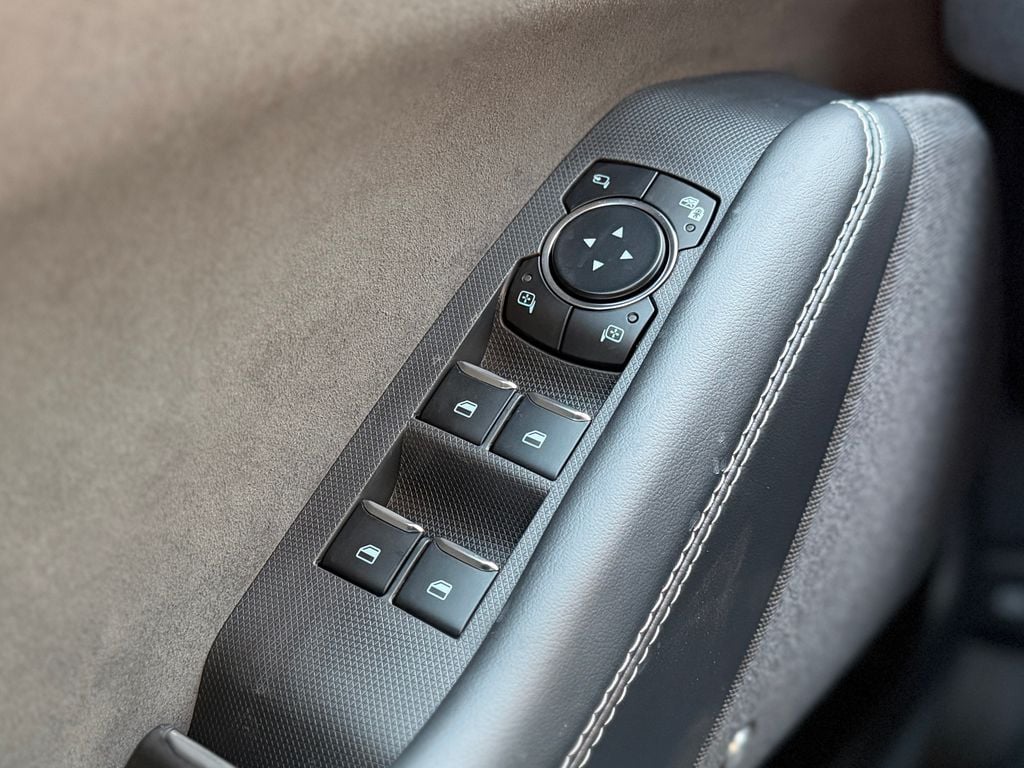 2025 Ford Mustang Mach-E GT - Photo 21