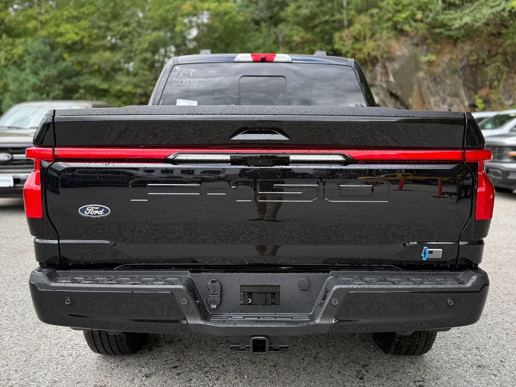 2025 Ford F-150 Lightning Platinum - Photo 4