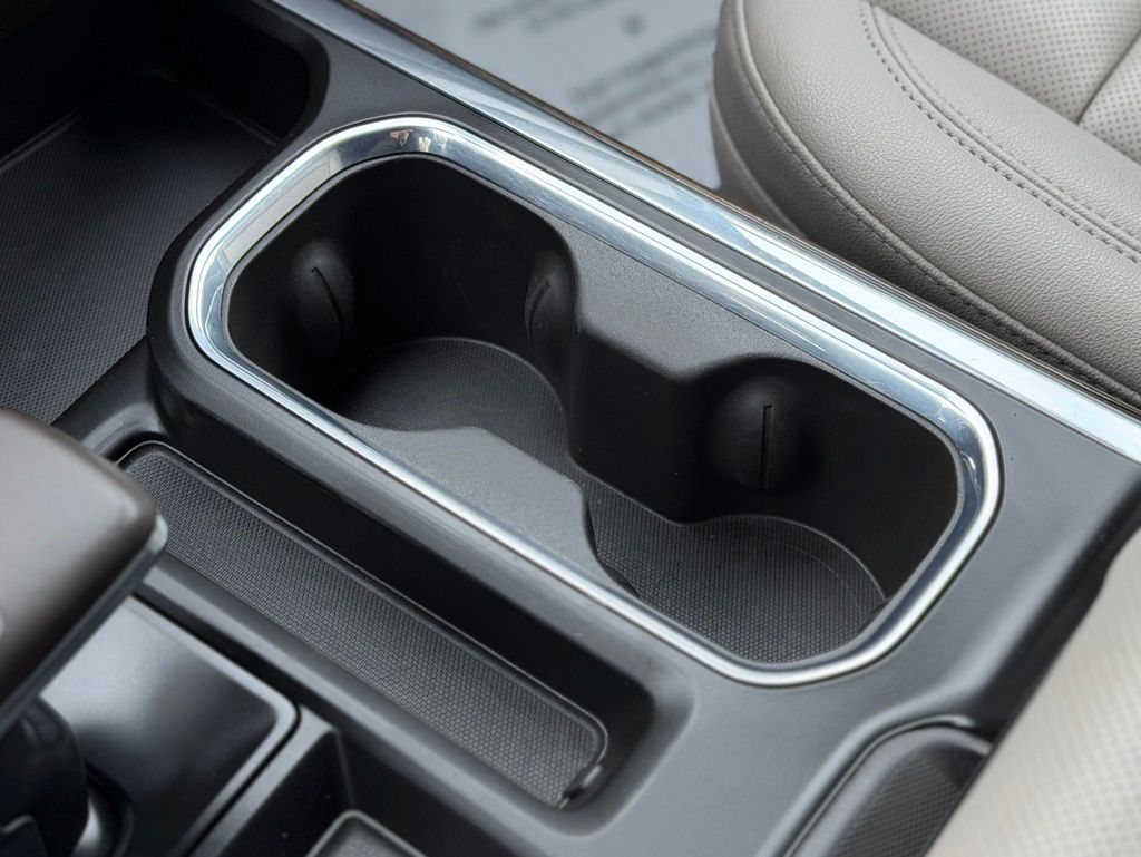2025 GMC Sierra 1500 SLT - Photo 19