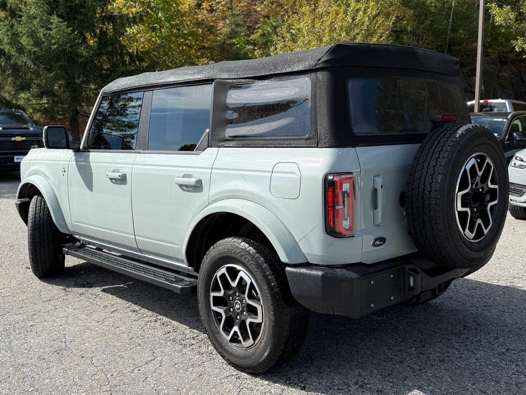 2022 Ford Bronco Outer Banks photo 3