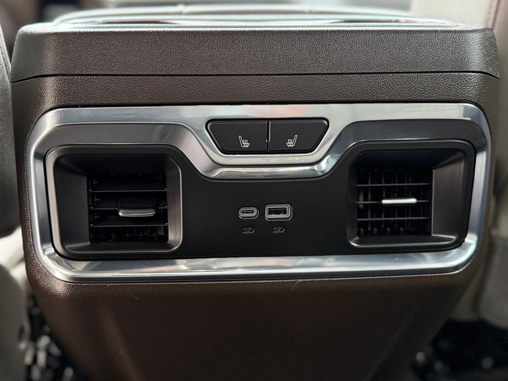 2025 GMC Sierra 1500 SLT - Photo 8