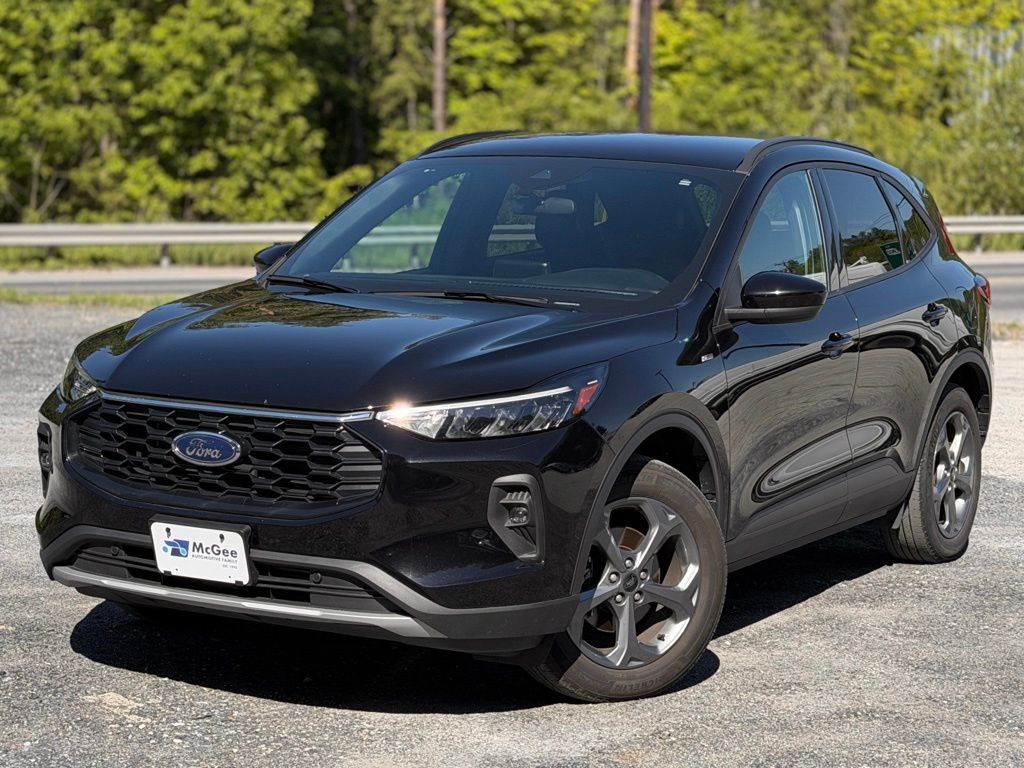 2025 Ford Escape ST-Line Select AWD 2.0L's photo