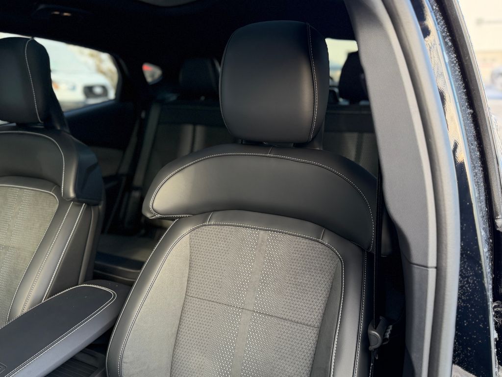 2025 Ford Mustang Mach-E GT - Photo 9