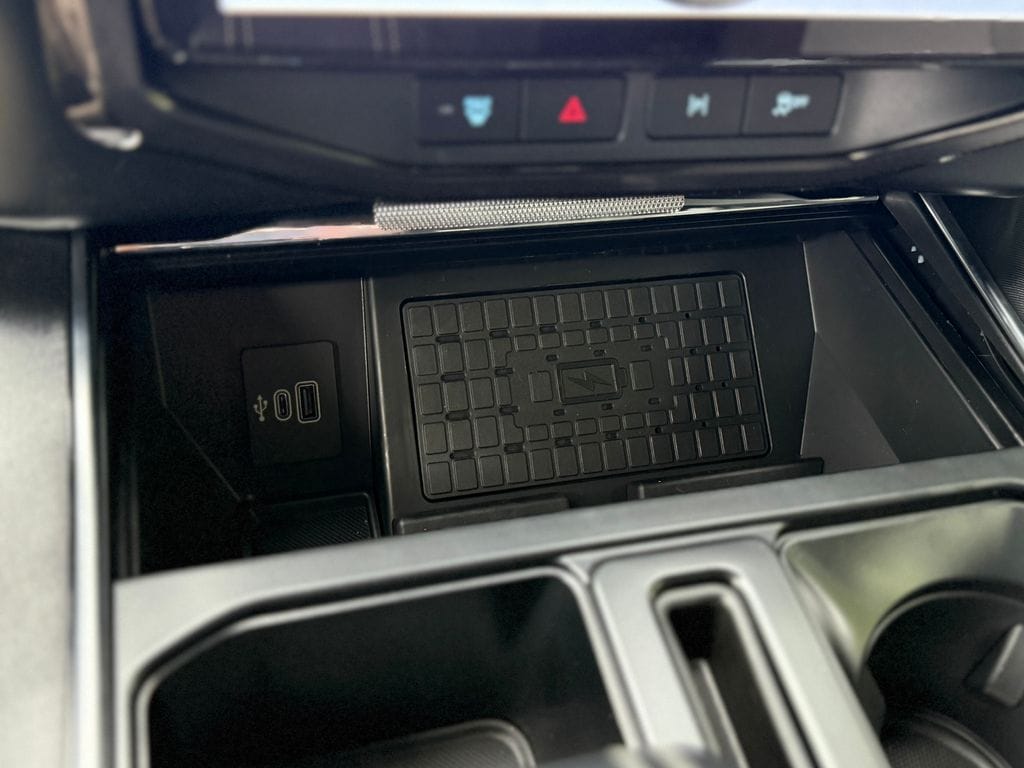 2025 Ford F-150 Lightning Platinum - Photo 20