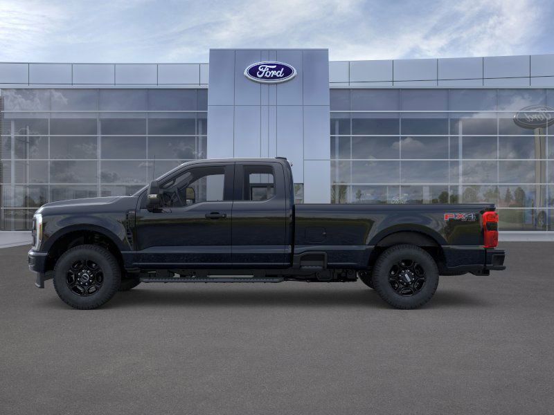 2025 Ford F-350 photo 3
