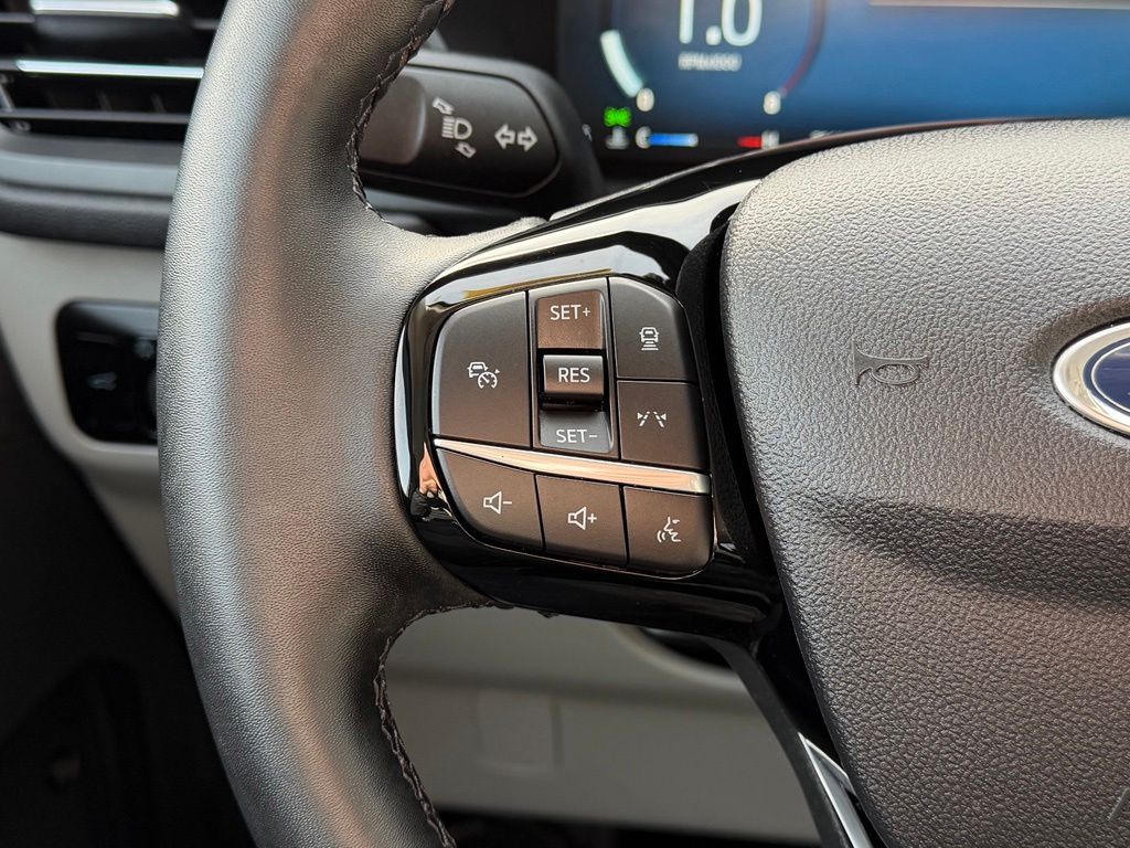 2025 Ford Escape Platinum - Photo 10