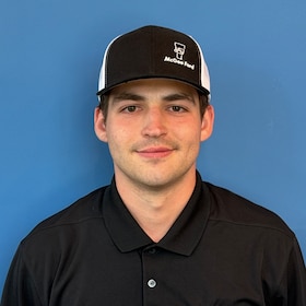 Staff member Alex D. from ID_098eb519d5fe