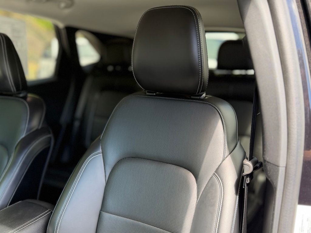 2025 Ford Escape Platinum - Photo 8