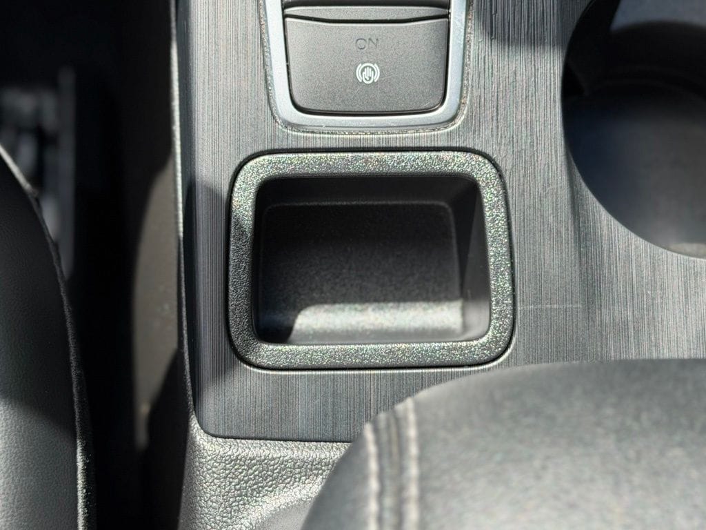 2025 Ford Escape Platinum - Photo 17