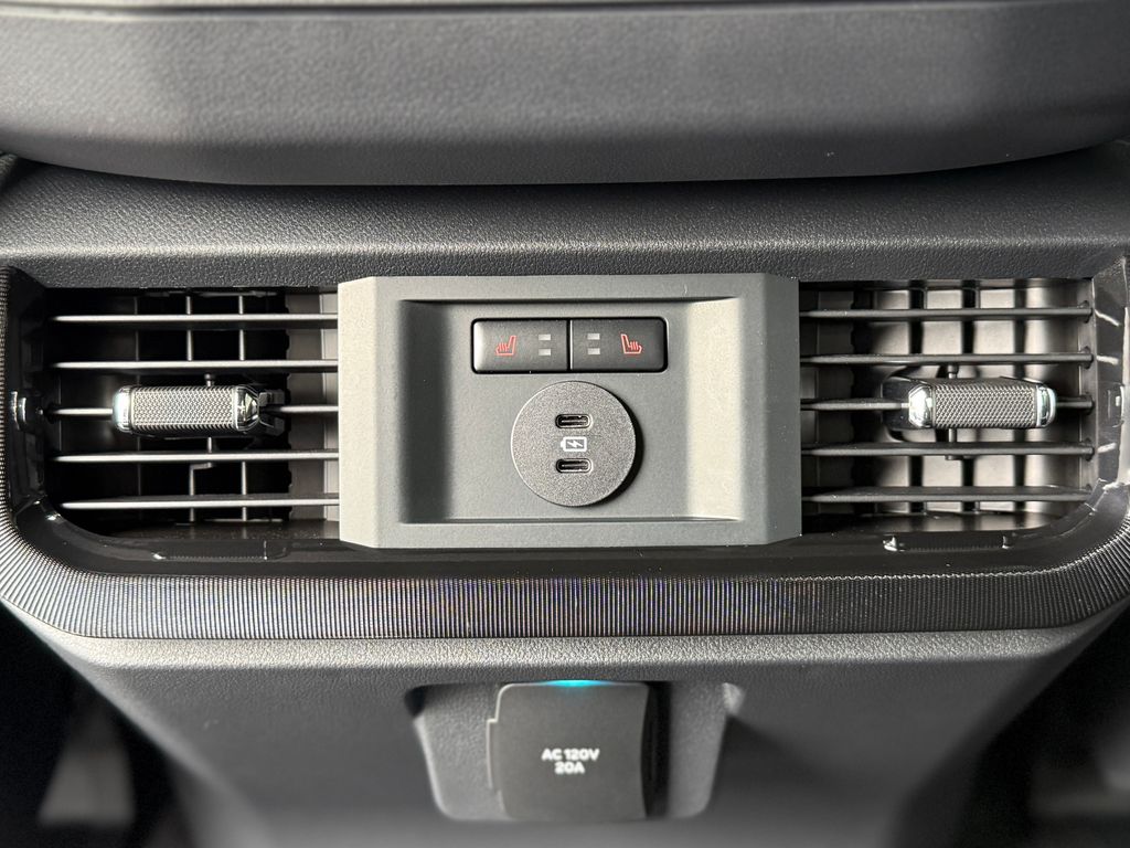 2025 Ford F-150 Lightning Platinum - Photo 9