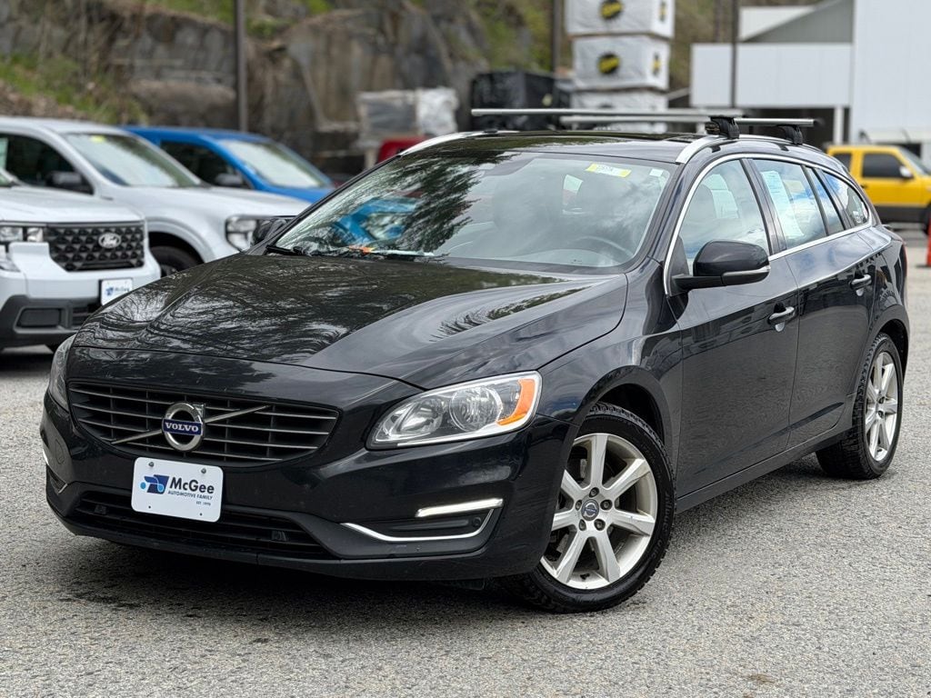 2017 Volvo V60 T5 FWD Premier's photo