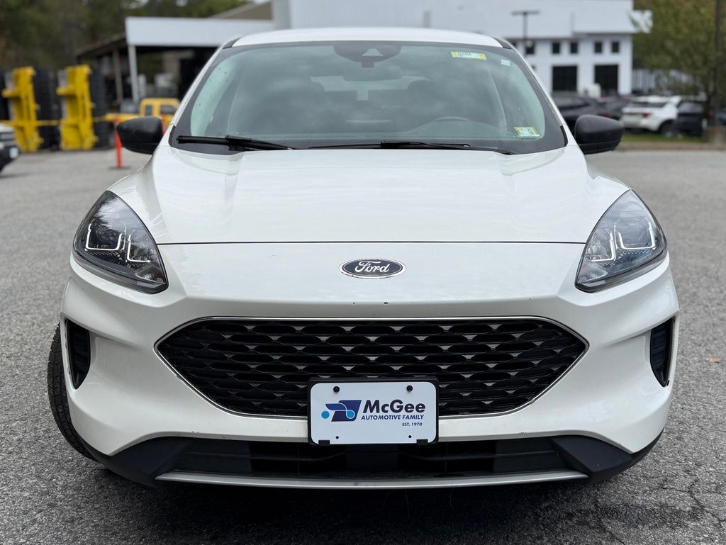 2022 Ford Escape SE photo 2