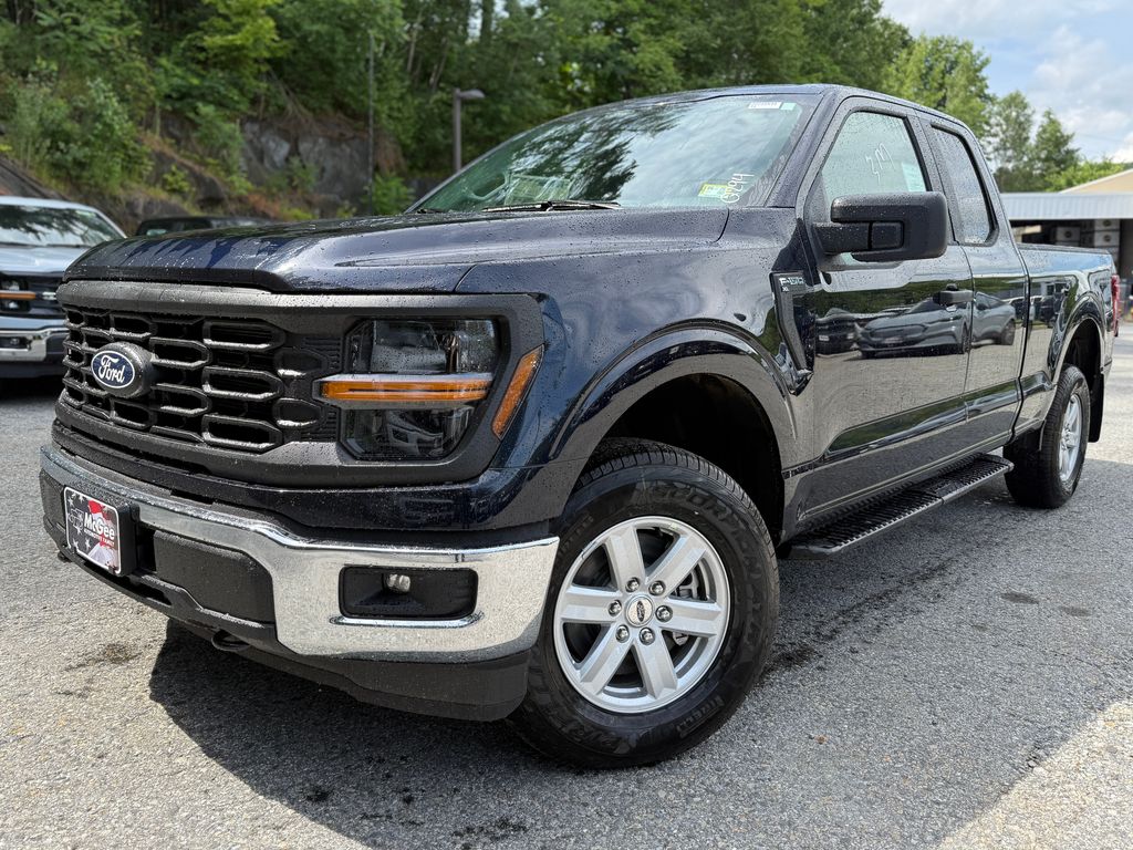 2025 Ford F-150 XL's photo